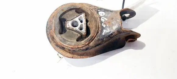 Engine mount bracket