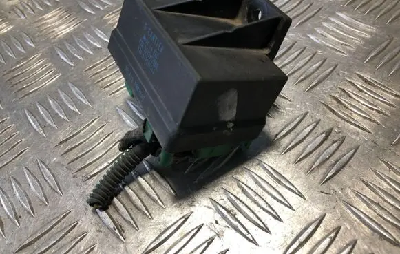 Peugeot 307 Glow plug pre-heat relay 9639912580 51299011A