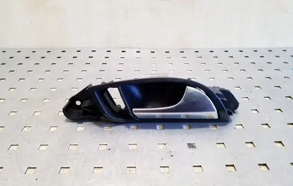 Audi Q7 4L Front door interior handle 4L0837020