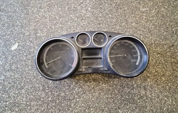 Peugeot 308 Speedometer (instrument cluster) 9665107480