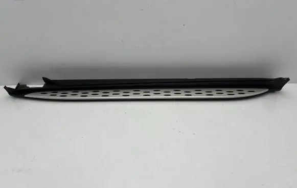 Front sill trim cover