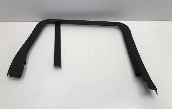 BMW iX3 G08 Rear door window/glass frame 6999011