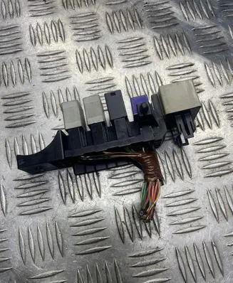 Mazda 323 Fuse module PA66PPE