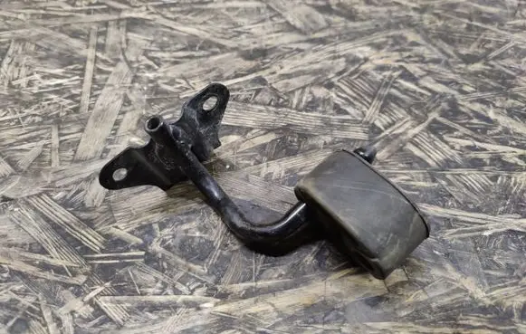 Nissan Note (E12) Muffler mount bracket/holder 206511KB1A