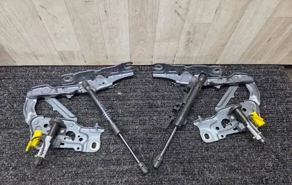 BMW 5 G30 G31 G38 Engine bonnet/hood hinges 7347407 7347408 7435798