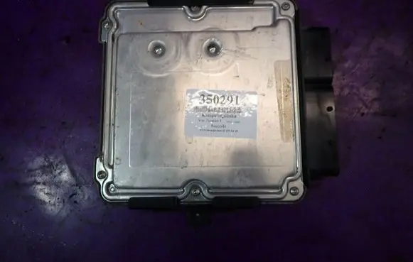 Volkswagen Touran I Engine control unit/module ECU 