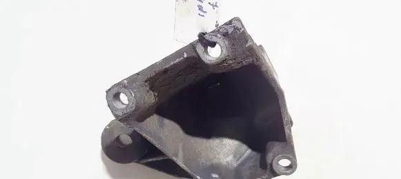 Audi A6 S6 C4 4A Engine mounting bracket