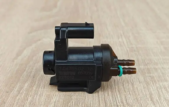 BMW 4 G22 G23 G24 G26 Vacuum valve 8570591