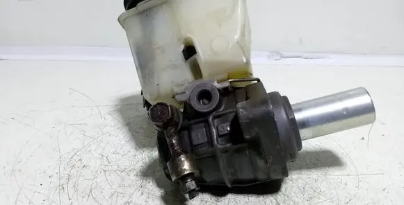 Master brake cylinder