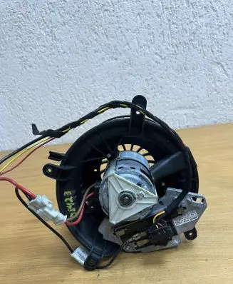 Mercedes-Benz E W210 Air conditioning (A/C) fan (condenser) A2108211551 D8423