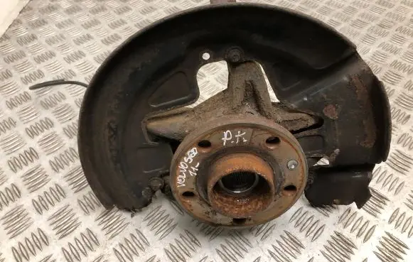 Volvo S60 Front wheel hub