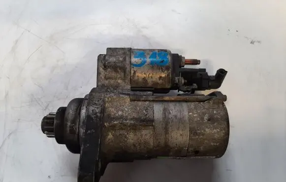 Volkswagen Golf V Starter motor 02Z911023H