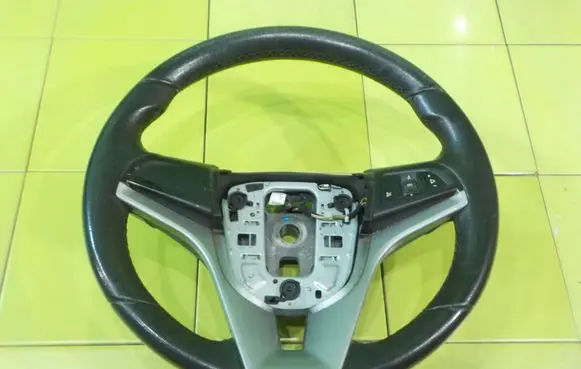 Chevrolet Orlando Steering wheel 95227504 WP288