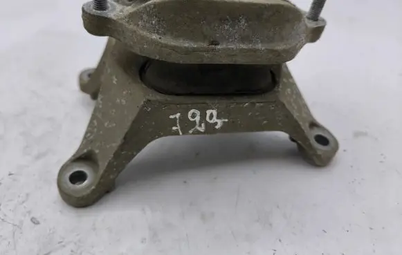 Audi A6 S6 C7 4G Engine mount bracket