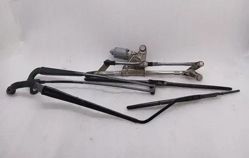 Ferrari FF Front wiper linkage and motor