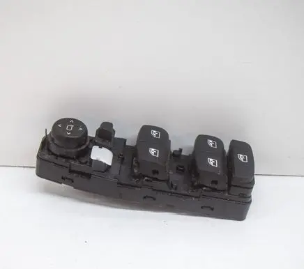 BMW 5 G30 G31 Electric window control switch 6832720