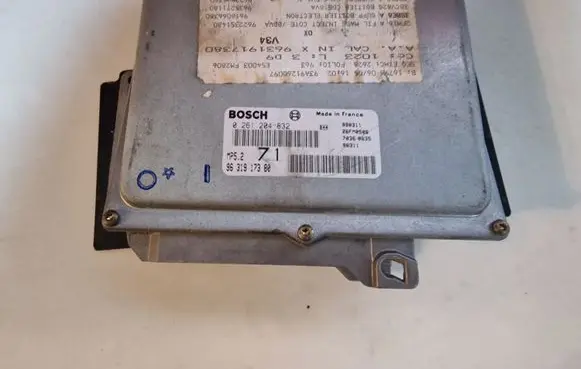 Peugeot 406 Engine control unit/module 0261204832