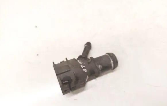 Volkswagen Golf V Engine coolant pipe/hose 