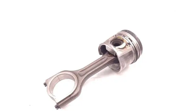 Ford Focus Piston with connecting rod T1DB