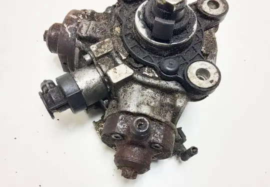 Volvo XC60 Fuel injection high pressure pump 31272896