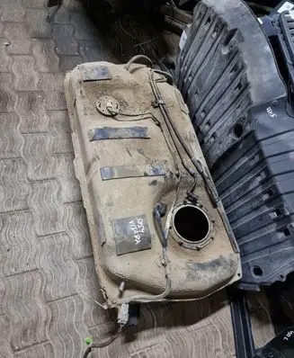 Suzuki Grand Vitara II Fuel tank NOCODE