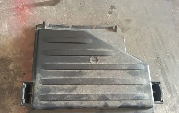 Opel Corsa C Fuse box cover 13140089