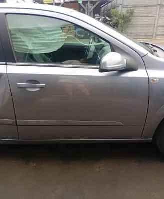 Opel Astra H Front door