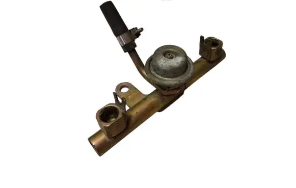 Subaru Legacy Fuel injector supply line/pipe 