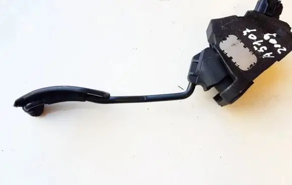 Toyota Avensis T270 Accelerator throttle pedal 7811005020 51060655919