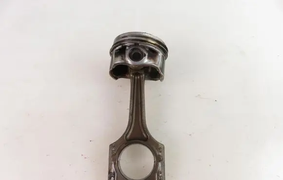 Volkswagen Scirocco Piston with connecting rod 