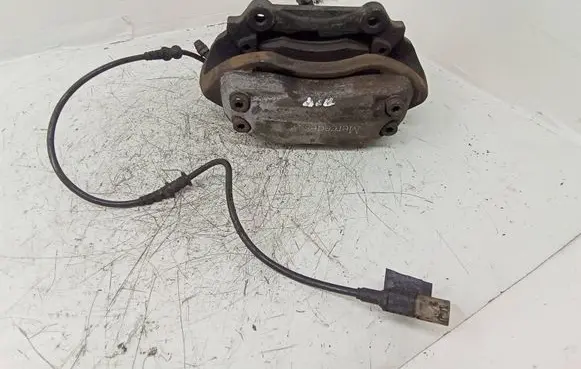 Mercedes-Benz CLS C219 Front brake caliper