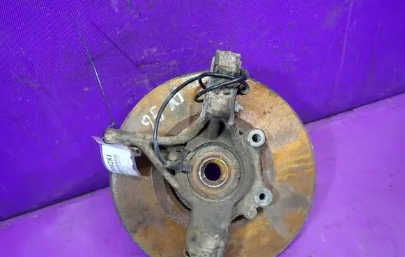 Peugeot 3008 I Front wheel hub spindle knuckle