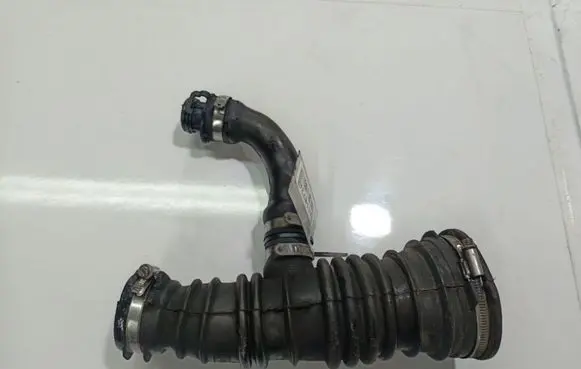 Mazda 3 I Air intake hose/pipe 