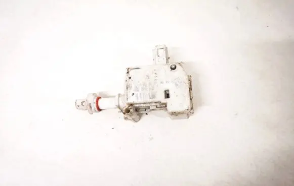 Volkswagen PASSAT B5 Central locking motor 3b0810773a 3B0959782