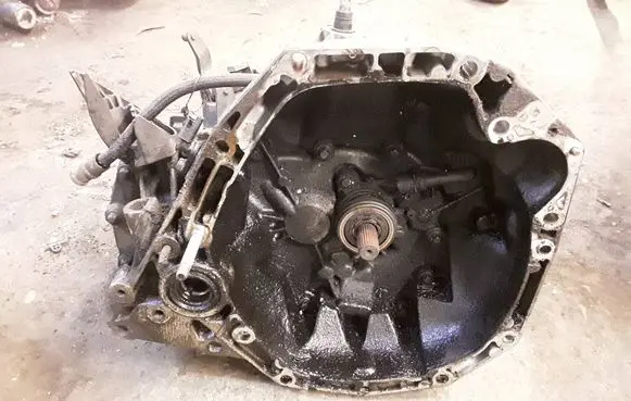 Renault Clio III Manual 5 speed gearbox JH3177
