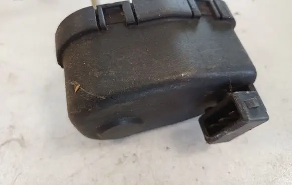 Audi 100 S4 C4 Headlight level adjustment motor 8A0941295 165941295