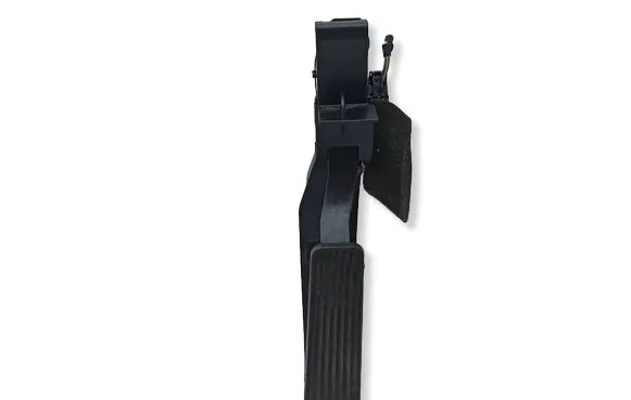 Mercedes-Benz C W203 Accelerator throttle pedal A2113000404
