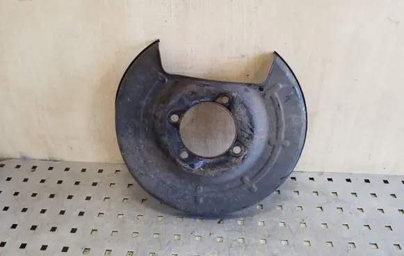 Opel Zafira C Rear brake disc plate dust cover 