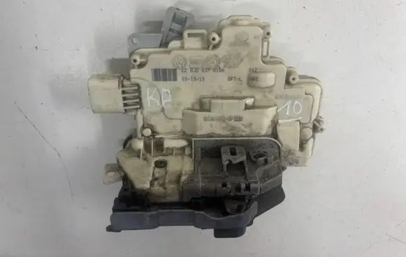 Audi Q3 8U Front door lock 8J2837015A