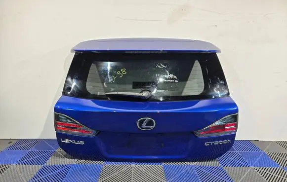 Lexus CT 200H Tailgate/trunk/boot lid
