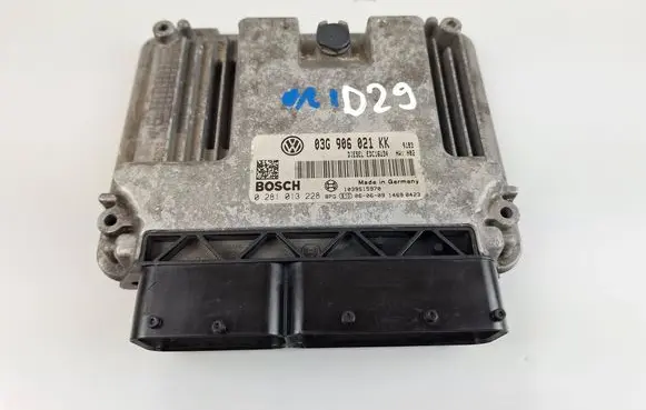 Volkswagen Golf V Engine control unit/module 03G906021KK 0281013228