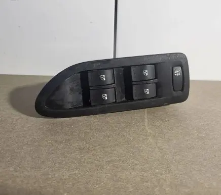 Renault Laguna II Electric window control switch 8200016014