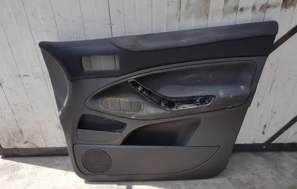 Ford Kuga I Front door card panel trim