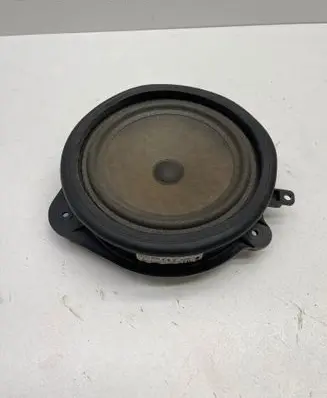 Audi A3 S3 A3 Sportback 8P Front door speaker 8P0035411