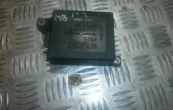 Mercedes-Benz E W124 Airbag control unit/module 0038200710