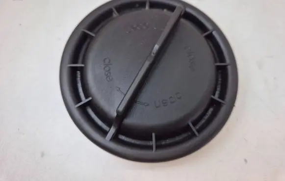Headlight/headlamp dust cover