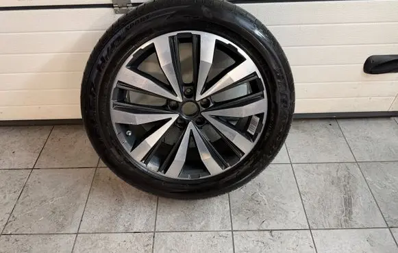 Volkswagen Amarok R20 alloy rim 2H6601025F