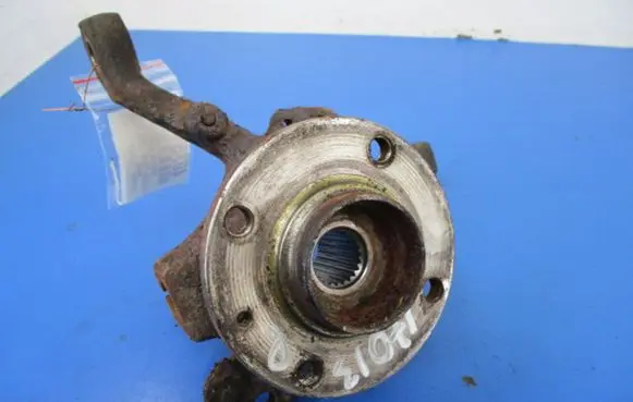 Volkswagen PASSAT B3 Front wheel hub spindle knuckle