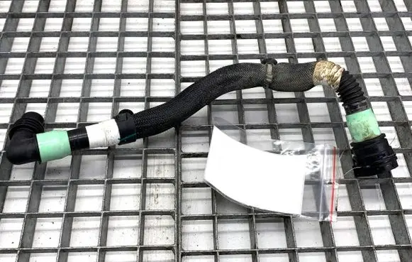 Tesla Model Y Engine coolant pipe/hose 