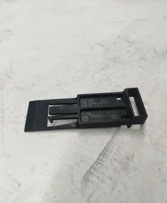 BMW 5 E60 E61 Radiator mount bracket 7788324